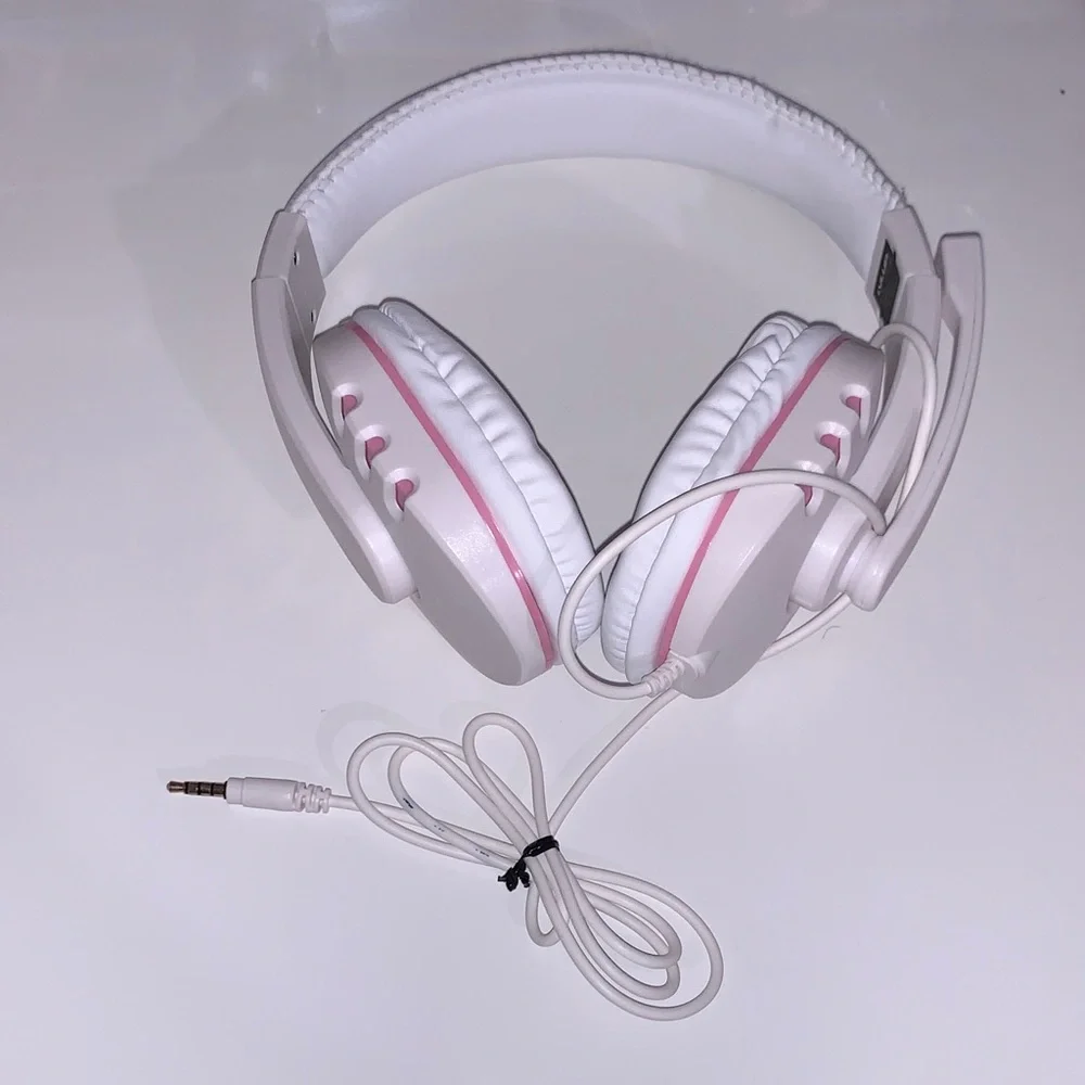 Headphones, Mouse, and phone stand with charger (type-C)
